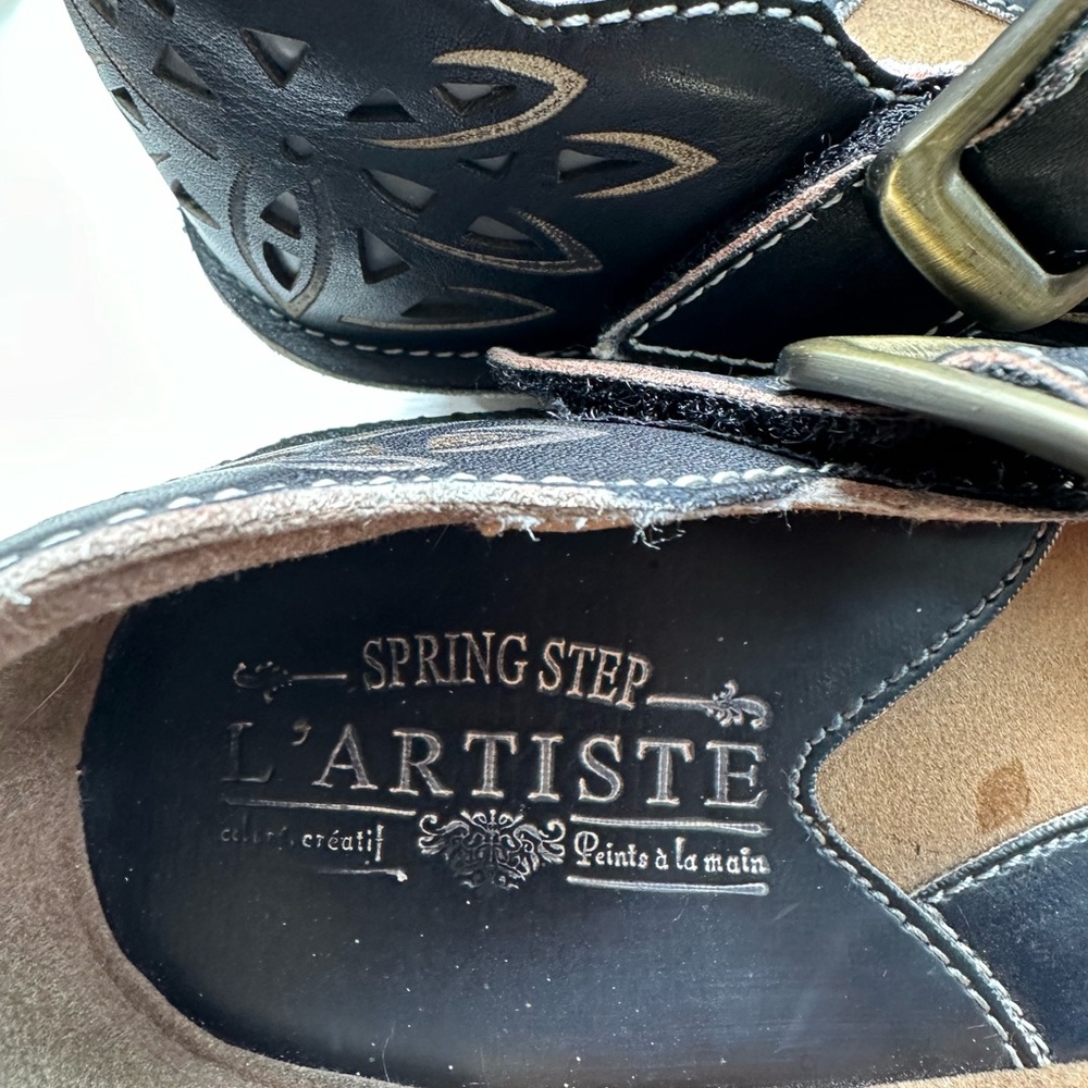 L'ATISTE Black Cutout Mary Jane Wedges - Picture 8 of 8